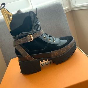 Louis Vuitton Desert boots
